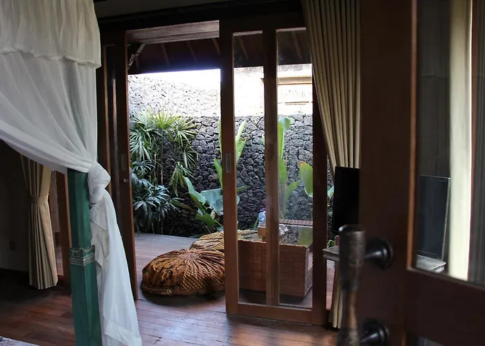 Bali Sunrise Villas & Restaurant ゲストハウス 2*