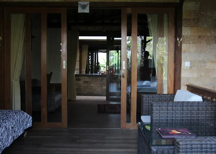 ゲストハウス Bali Sunrise Villas & Restaurant 2*